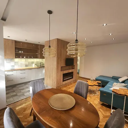 Nancy's Cozy Business * Bezanija