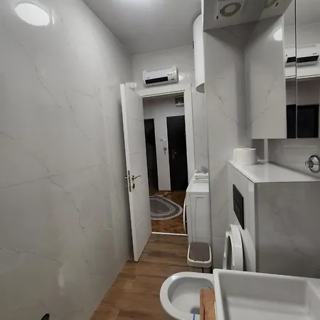 Nancy's Cozy Business Apartment